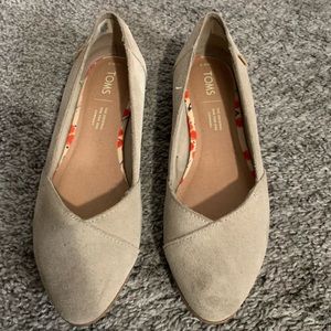 Fairly Used Toms flats 6 1/2